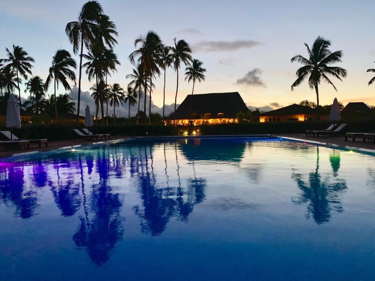 The Sands Beach Resort Bwejuu Exterior photo